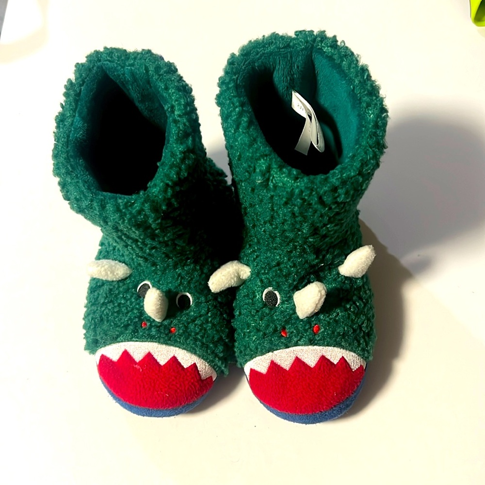 Totes little boy size 13-1 dinosaur slippers!, EUC